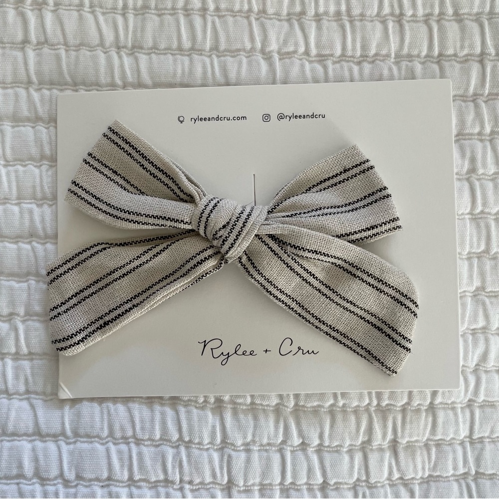 NWT Rylee + Cru Bow with Clip